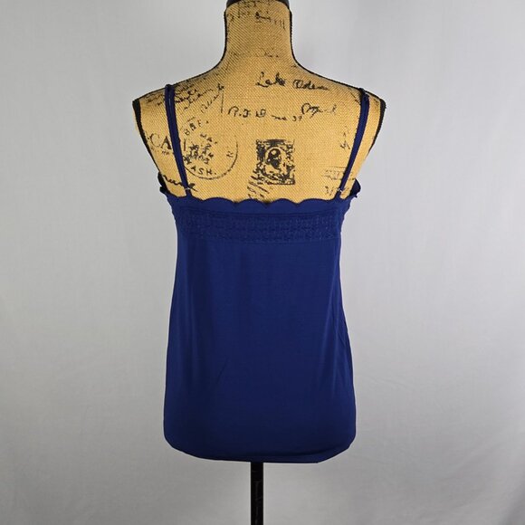 Banana Republic Blue Embroidered Trim Camisole Top Scallop Edge Feminine Size S‎ - Picture 3 of 12